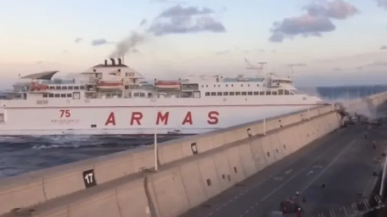 Kanarski otoci bore se s 3 km dugom naftnom mrljom nakon nesreće trajekta