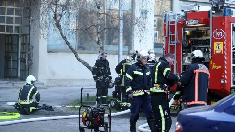 Tri osobe u te&scaron;kom stanju odvezla hitna