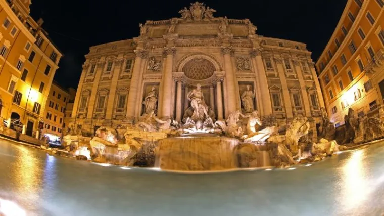 Turisti u čuvenu rimsku Fontanu di Trevi ubacili 1,5 milijuna dolara