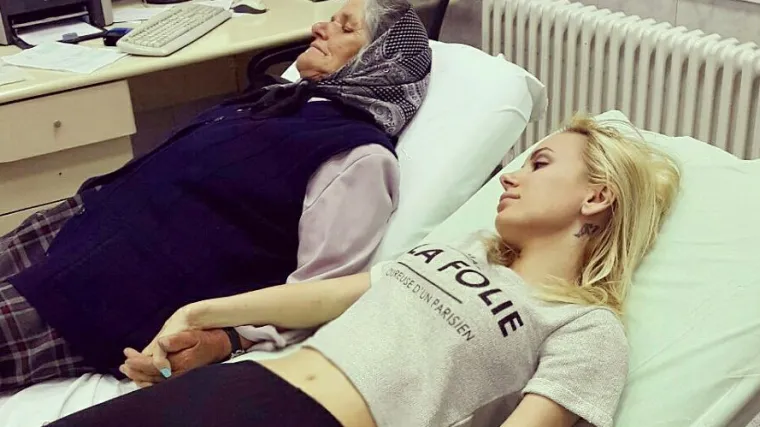 Dirljiva priča manekenke: 'Ja sam pala u nesvijest na reviji, a ona jer je radila na njivi'