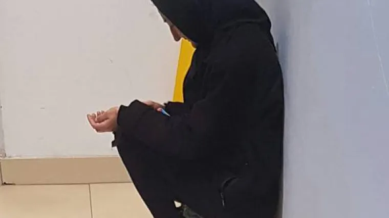 Je li starica koja prosi u Konzumu prevara? Institucije je ne mogu pronaći