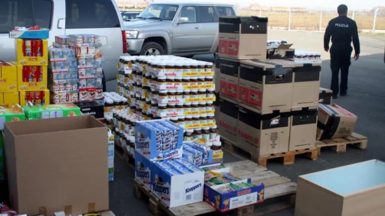 Ribu kojoj je istekao rok su prepakirali, a vino popravljali alkoholom