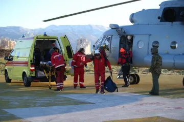 Jednogodišnja beba sa sepsom helikopterom HRZ-a prevezena u KBC Split