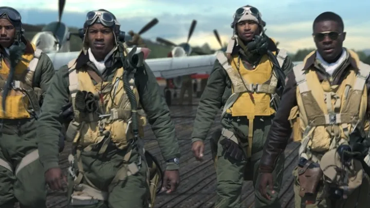 Istinita priča u režiji Anthonyja Hemingwaya o skupini hrabrih afroameričkih pilota (Crveni repovi)