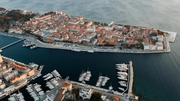 Ruska vojska upravo leti nad Hrvatskom. I snima vojarne, postrojenja...