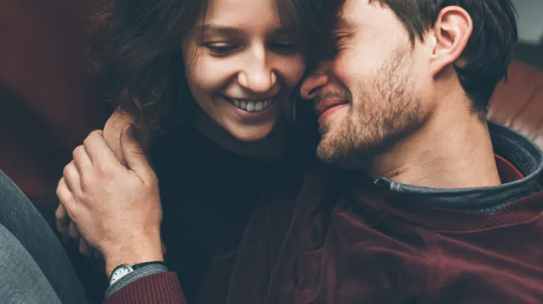 Biti pijan i biti zaljubljen u principu je isto, tvrde znanstvenici. A kako biste vi opisali ljubav?