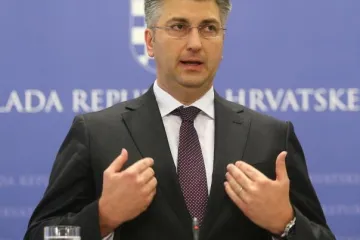 NAJSTRESNIJA PRESICA ŠEFA VLADE: Pogledajte kako je Plenković pred novinarima objasnio svoju iznenađujuću odluku