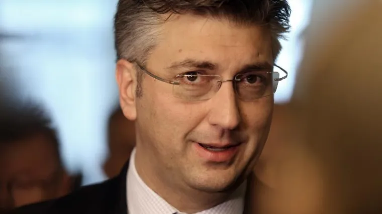 'Njihova politika su selfiji i promoviranje kiselog zelja'