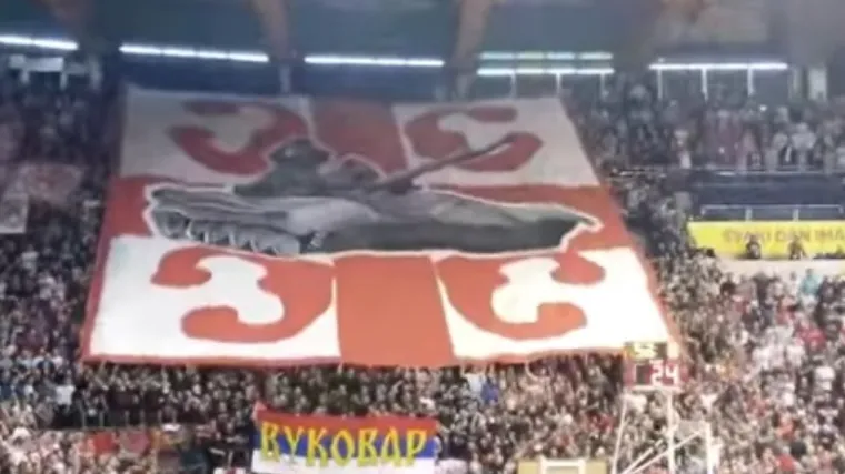 Srpski navijači Crvene Zvezde krenuli u Skopje 'pružiti podršku Srbima'