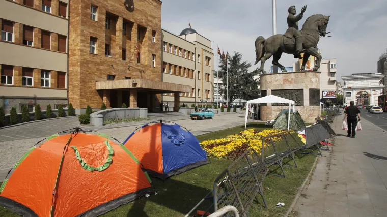 Stanje u Makedoniji se normalizira, policija blokirala pristup parlamentu