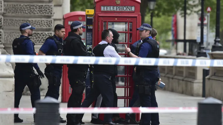 Protuteroristička operacija u Britaniji: uhićeno četvero ljudi, jedna žena ranjena