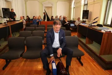 'Ako tako nastavite, izbacit ću vas van'