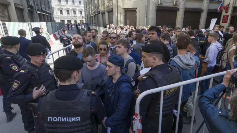 Stotine na prosvjedu u Moskvi protiv Putina unatoč zabrani