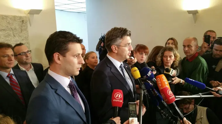 Politički rat trese Hrvatsku: plju&scaron;te optužbe za mito i trgovinu mandatima