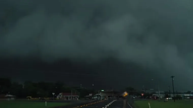 Izvanredno stanje u SAD-u, tornado i poplave odnose živote