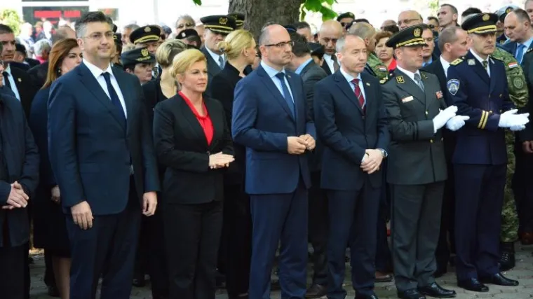 U Okučanima odana počast braniteljima poginulima u akciji 'Bljesak'