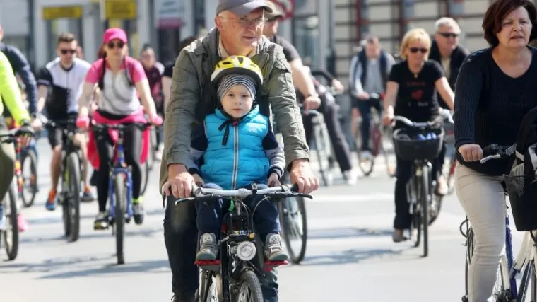 Vi&scaron;e od dvije tisuće biciklista u Prvosvibanjskoj biciklijadi u Karlovcu