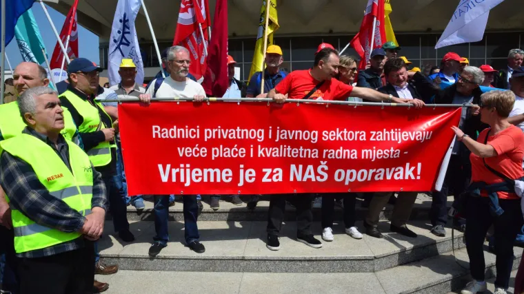 Sindikati iz Slavonskog Broda poručili: 'Dosta je! Tražimo veće plaće!'