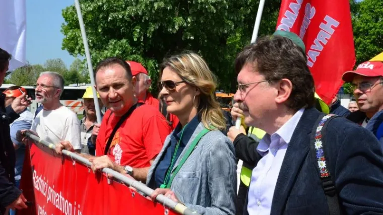 Sindikalni prosvjed u Slavonskom Brodu: Vladi uputili zahtjev za većim plaćama