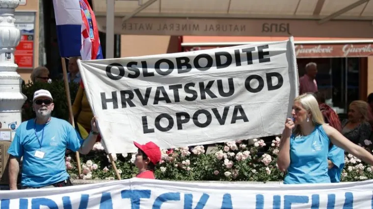 Prosvjed 'Malih ljudi' na Markovom trgu: malo ljudi i ponovljeni zahtjevi