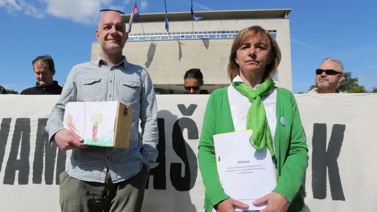 Incijativa 'Čuvamo na&scaron; park' predala peticiju: 'Bandić je lažirao anketu'