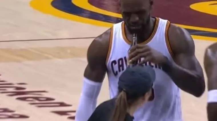 Razbio Toronto, izjednačio se s legendama i ukrao pivo usred utakmice