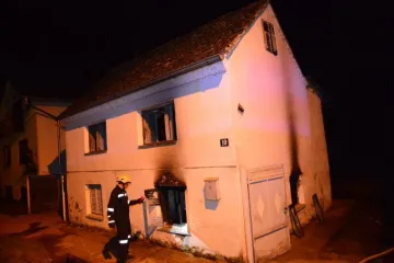 U požaru obiteljske kuće izgorjela žena, dva dana ranije odbila je napustiti svoj dom