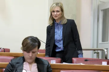 Birači okrenuli leđa Bruni Esih: 'Ti si moralna nula! Pokazala si da te se lako može kupiti!'