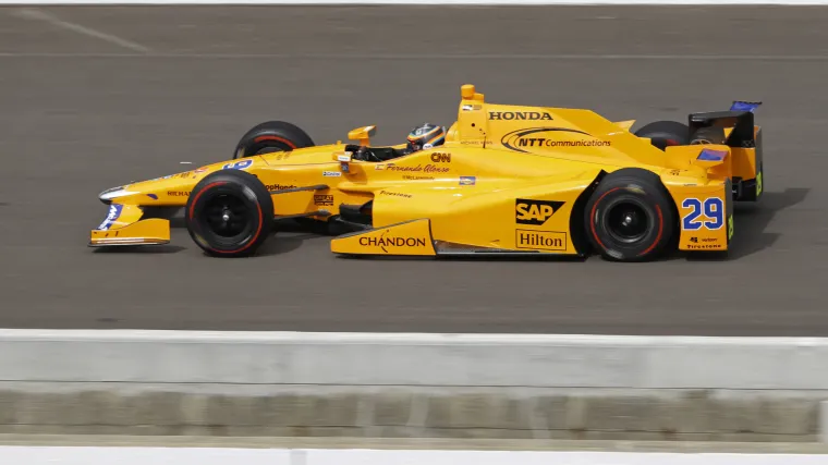 Alonso o prolasku zavoja s 365 km/h: 'Desno stopalo ima svoj mozak'