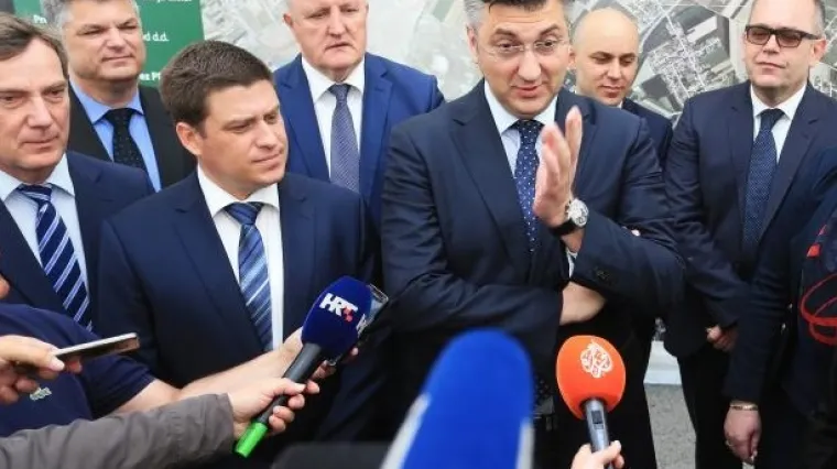 'Jutros sam nazvao Hasanbegovića... Jesu li mi ruke zavezane? Nema meni &scaron;to biti vezano'