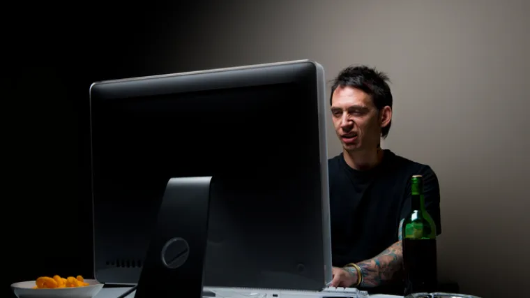 Pedofil mamio curicu preko Fejsa, razotkrio ga njezin otac