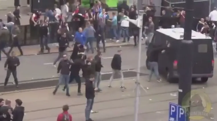 Navijači podivljali jer klub nije osigurao naslov prvaka