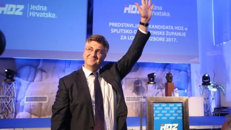 Plenković koristio službeni avion: Vlada kaže da je to uobičajeno, a zakon kaže drugačije