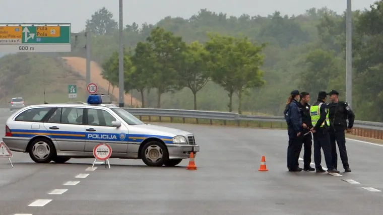 U Istri potjera za ljubomornim revolverašem: majka mu poručuje da se preda