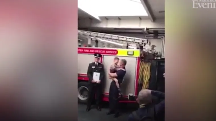 Dirljivo: dječak kojemu je vatrogasac čudesno spasio život susreo se sa svojim herojem