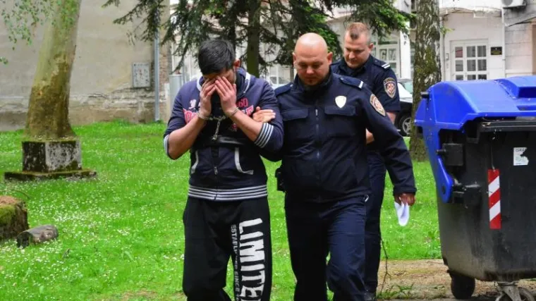 Ubio starca da bi mu oteo socijalnu pomoć, 2 dana kasnije izbo jo&scaron; jednog