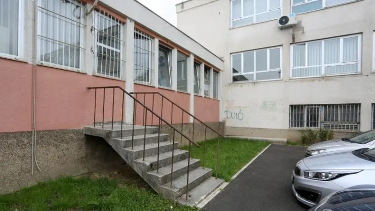 Stepenice koje vode nikuda u Domu zdravlja Vrapče je simbol svega &scaron;to ne valja u Hrvatskoj