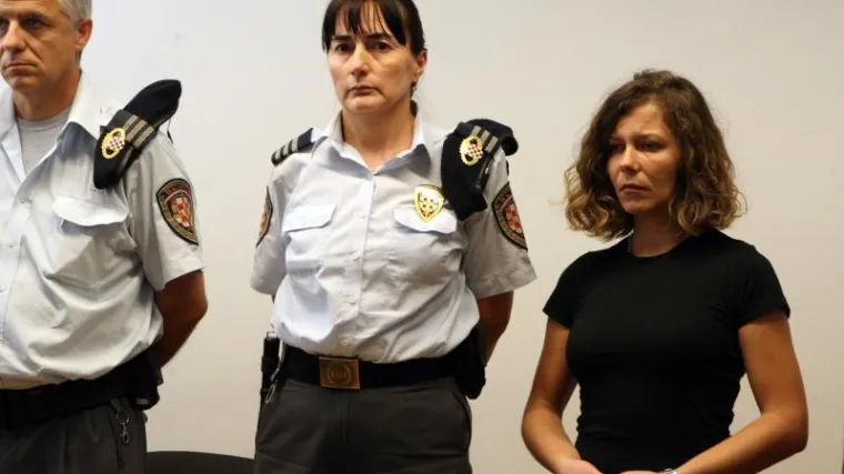 Nećaku kojeg je navodno nagovorila da ubije muža pozlilo