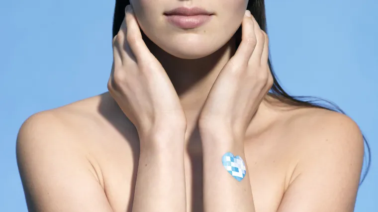 Osvojite kreme za sunčanje Anthelios i My UV Patch naljepnicu za sigurnu za&scaron;titu od sunca