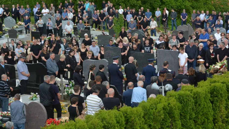 Tužna kolona: cijela Slatina plakala je zbog obitelji Turek