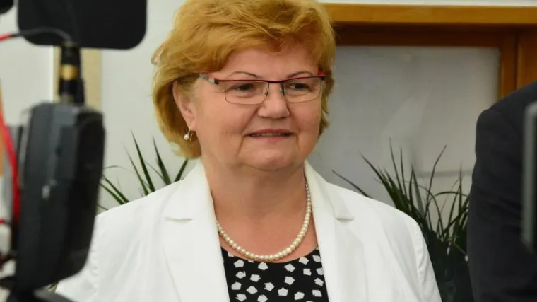 Murganić uručila 20.000 kuna Udruzi obitelji 8+: za demografsku revitalizaciju Hrvatske