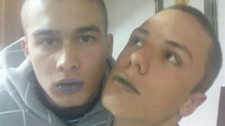 Ovaj ekstremni desničar računa na to da mu lažne priče da je gej pomognu u predizbornoj kampanji