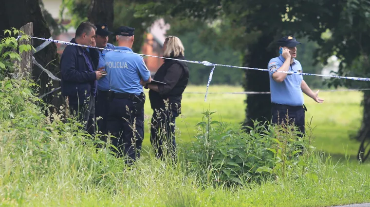 Žena koja je ubola policajca je Amerikanka, a poznata je po teroriziranju Filozofskog fakulteta