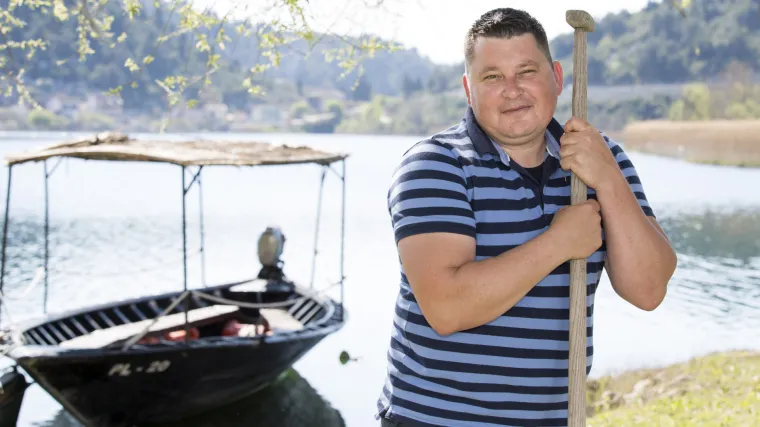 Pogledajte kr&scaron;ne farmere i farmericu koji će poku&scaron;ati pronaći ljubav