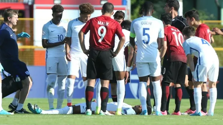 POTRESNI PRIZORI: Mladi igrač se borio za život u Zapre&scaron;iću usred nogometne utakmice