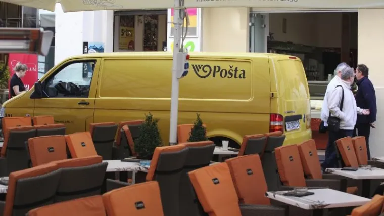 Urnebesni natječaj Hrvatske po&scaron;te: 'Pokrijte nam &scaron;tetu na vozilima ako smo vozili pijani, drogirani ili nemamo vozačku'