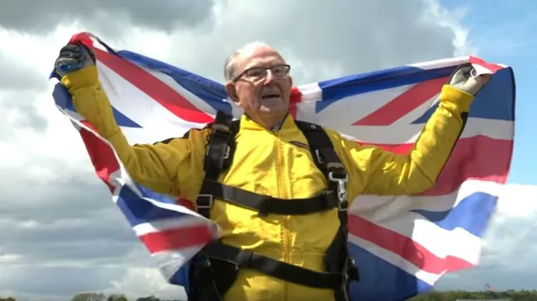 Britanski ratni veteran u 101. oborio rekord u skakanju padobranom