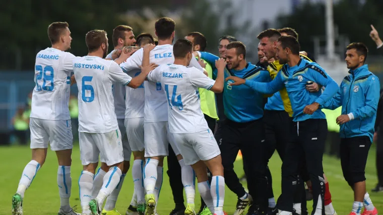 &Scaron;ampanjac može na hlađenje: Rijeka slavila u Koprivnici i stigla nadomak naslova