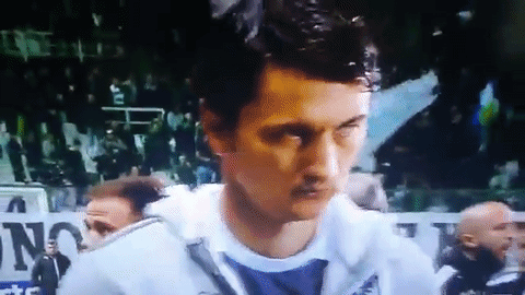 Srpskom treneru grčke momčadi razbili glavu limenkom piva