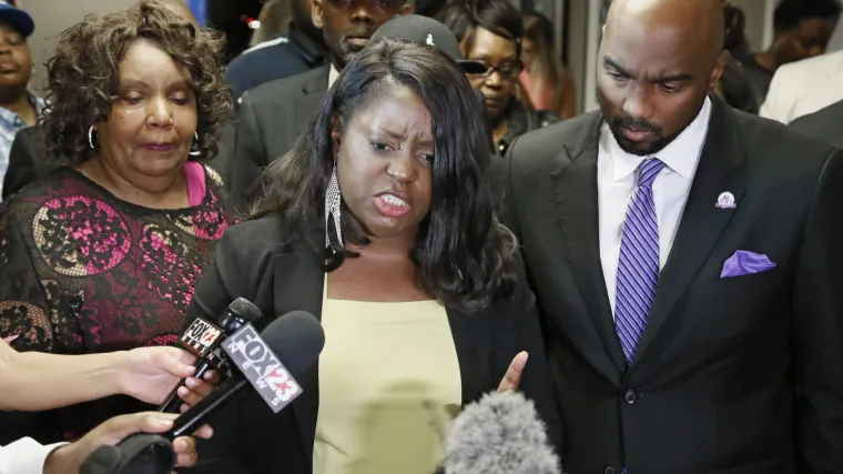 Ogorčeni odlukom suda: američka policajka oslobođena za ubojstvo nenaoružana crnca